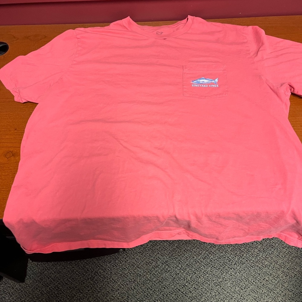Vineyard Vines Men's Salmon Redfish T-Shirt XXL